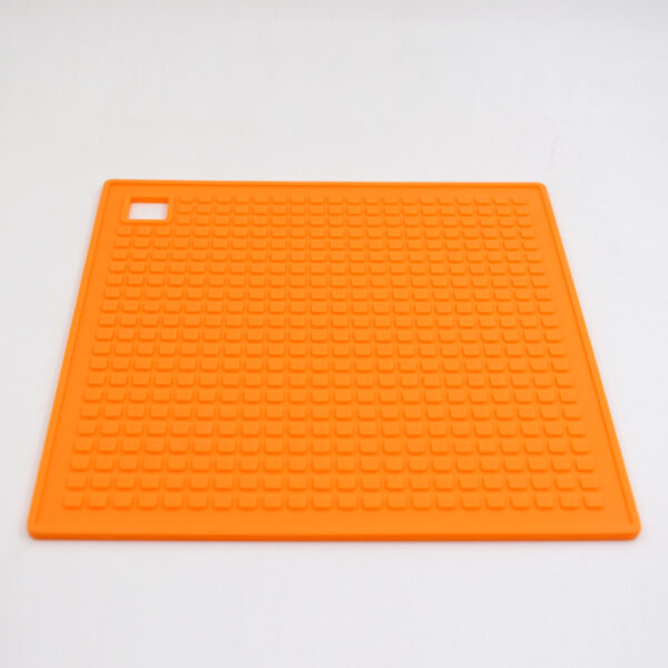 ,china suplier good quailityKitchen thickened square honeycomb silicone placemat square silicone insulation mat non-slip waterproof table mat soft